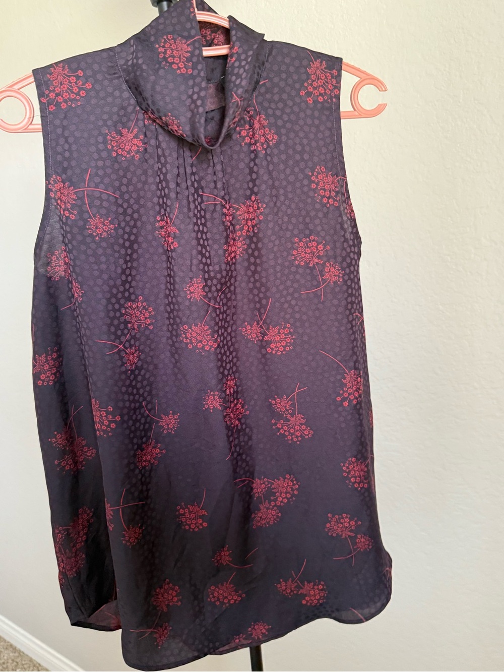 Ann Taylor Black Sleeveless Mock Neck Camisole with Red Floral Print